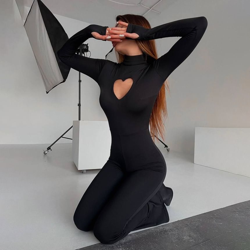 naocy.n - Lange mouwen, getailleerd jumpsuit met hartvormige uitsparing en uitlopende halslijn