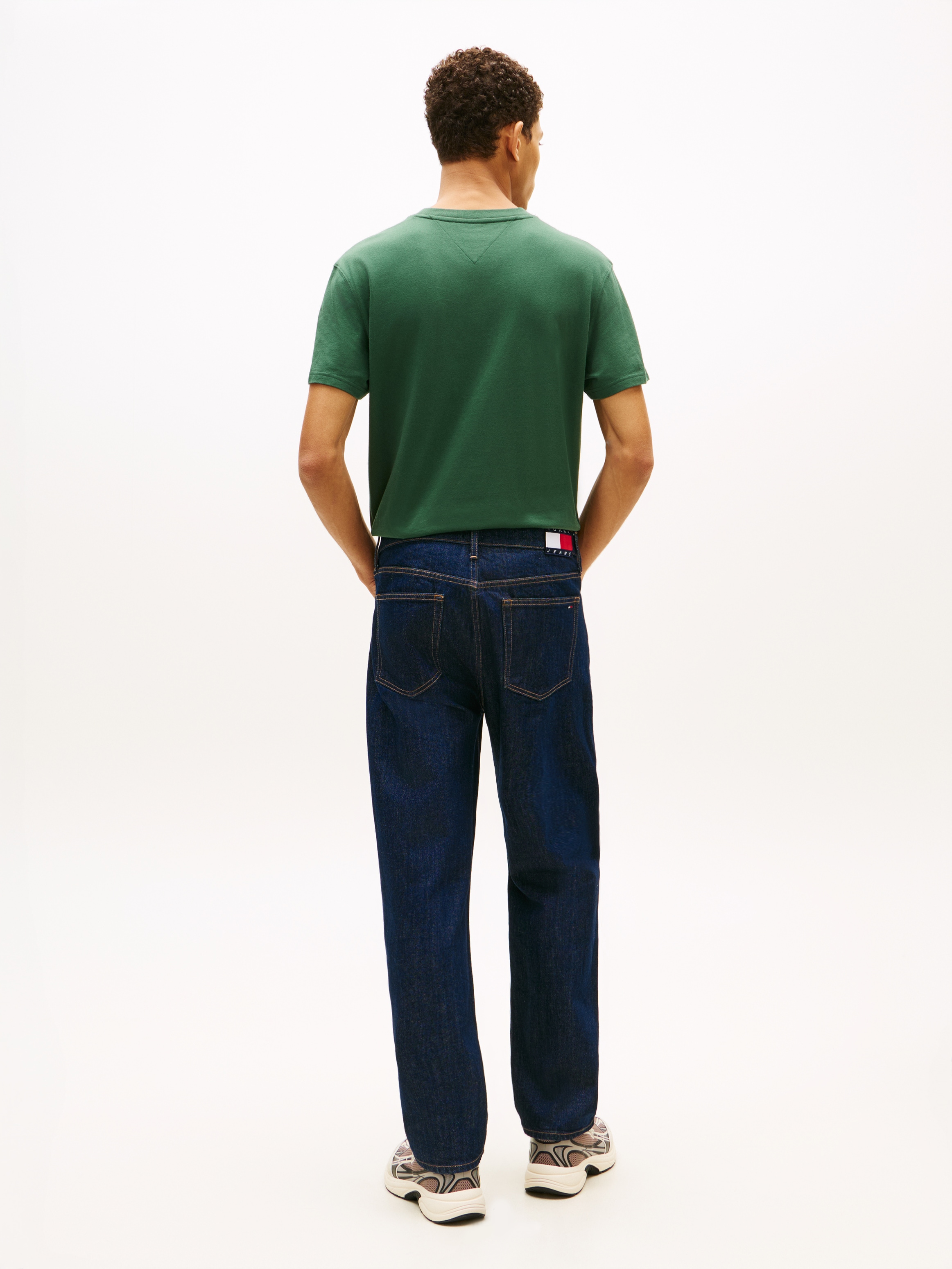 Tommy Jeans 5-Pocket-Jeans »Sonny Regular Tapered«, mit dezenter Waschung