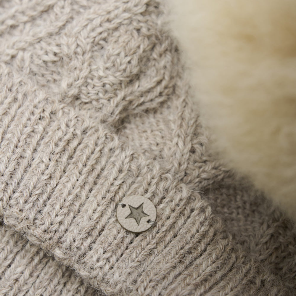 Køb Huttelihut Camel Melange Hue Uld Strik Alpaca Pompom
