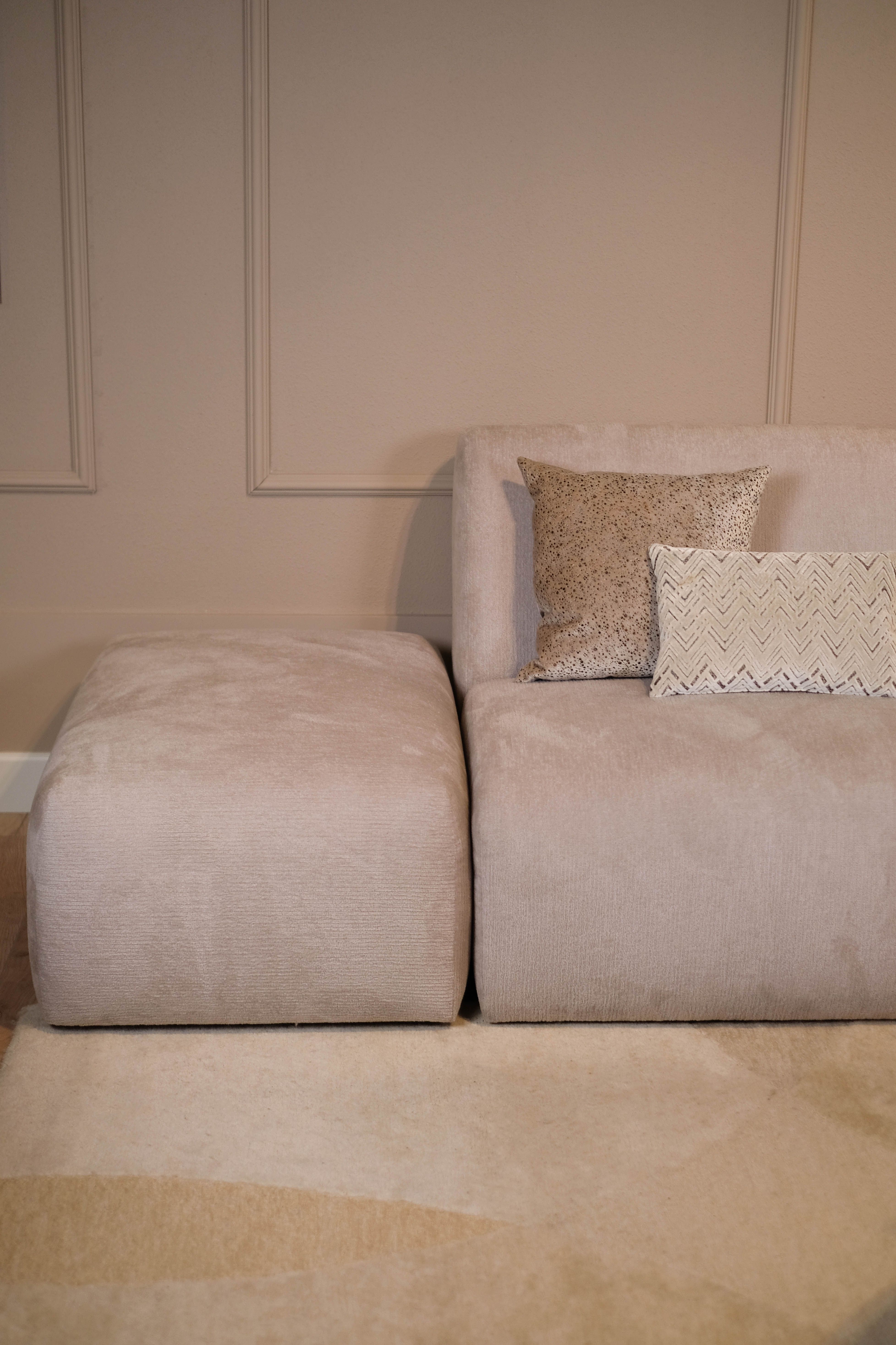 Hocker  Elore