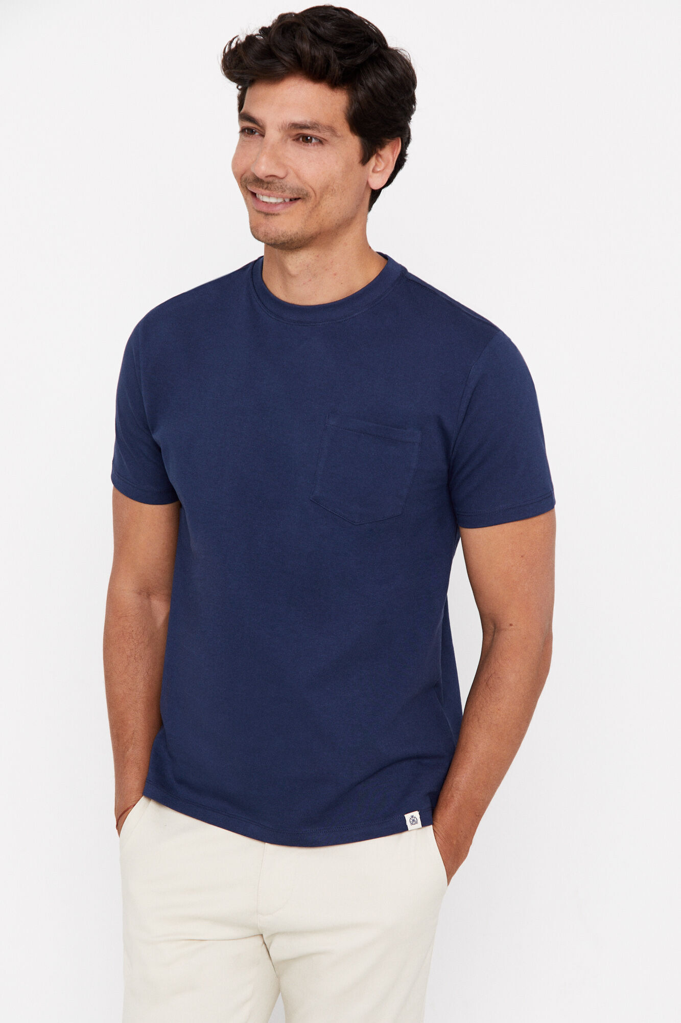 Camiseta básica com bolso - Azul marinho