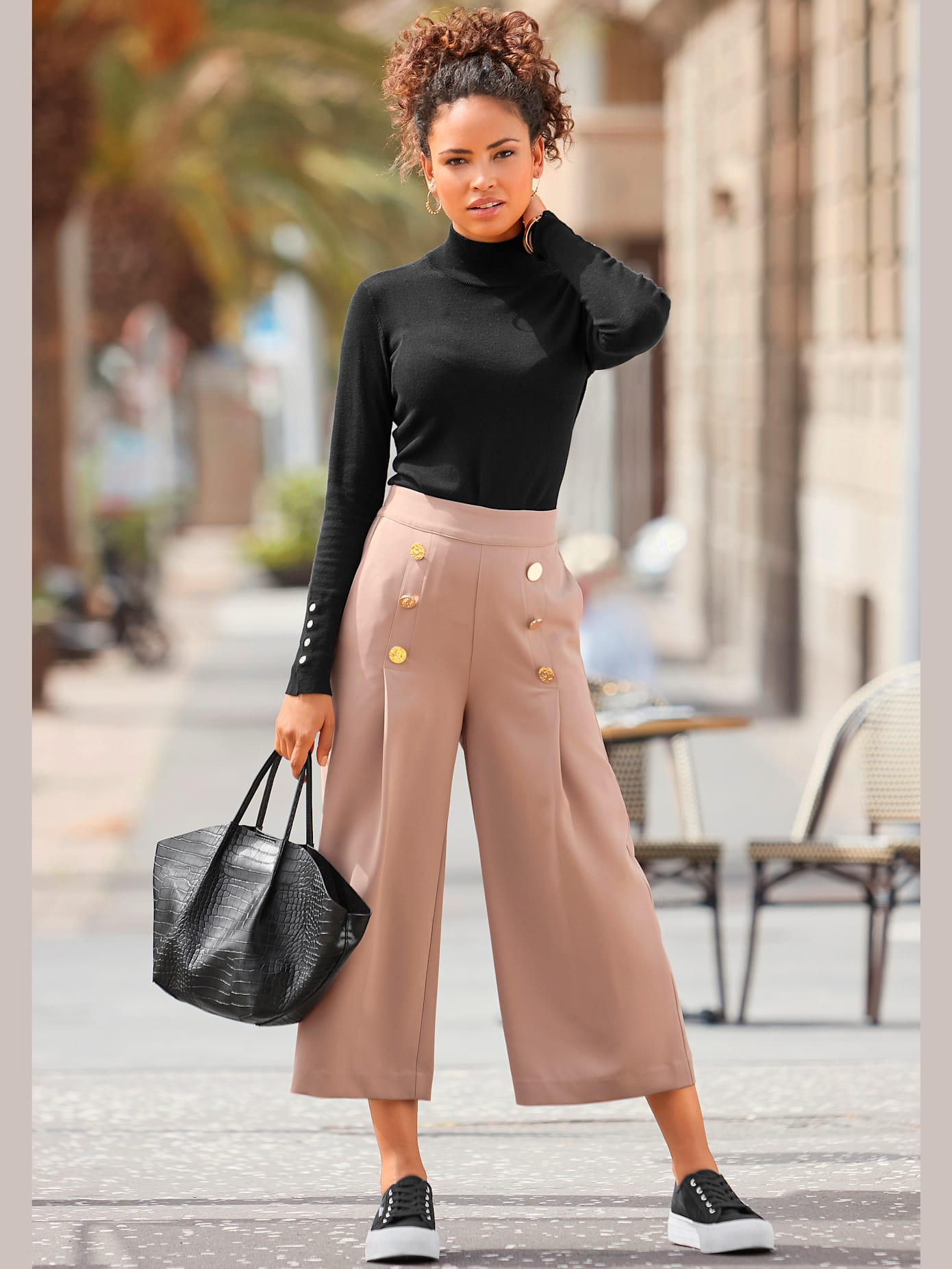 Pull en tricot fin, encolure haute