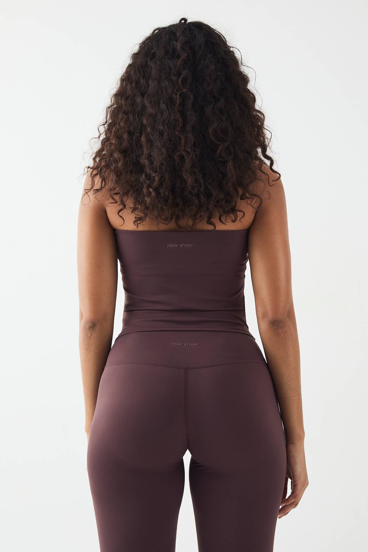 Haut de Sport DSGN Studio Ultra Sculpt à Col Halter avec Rembourrage