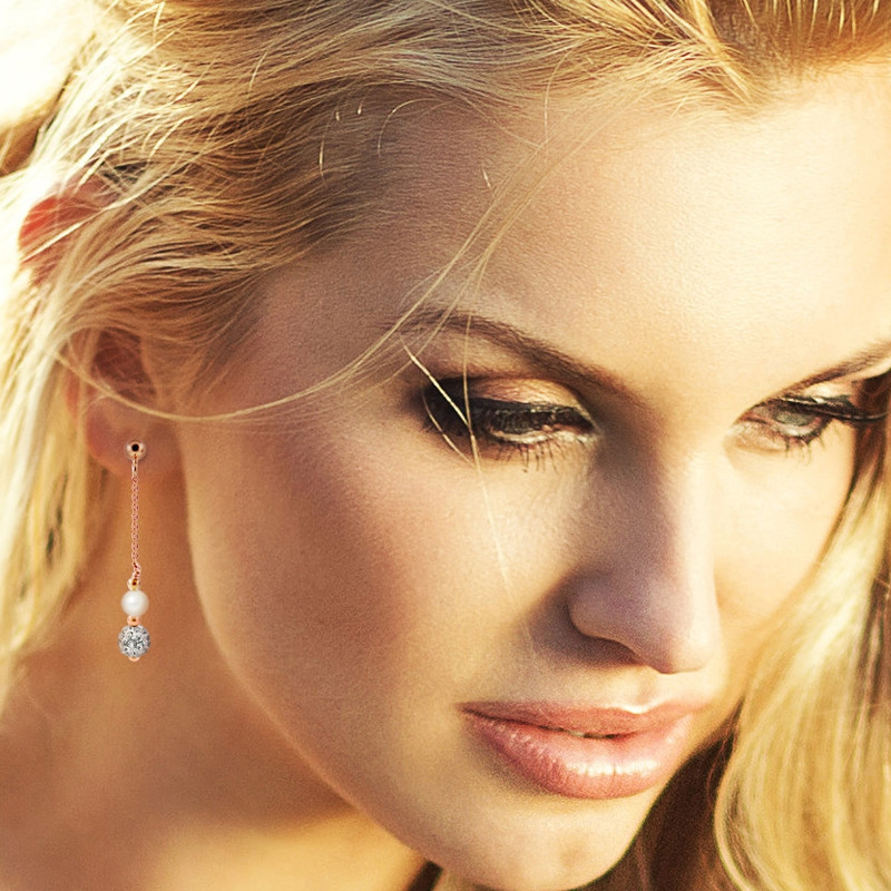 Boucles d'Oreilles Pendantes en Plaqué or Rose Perles de culture blanches et Cristal Blanc