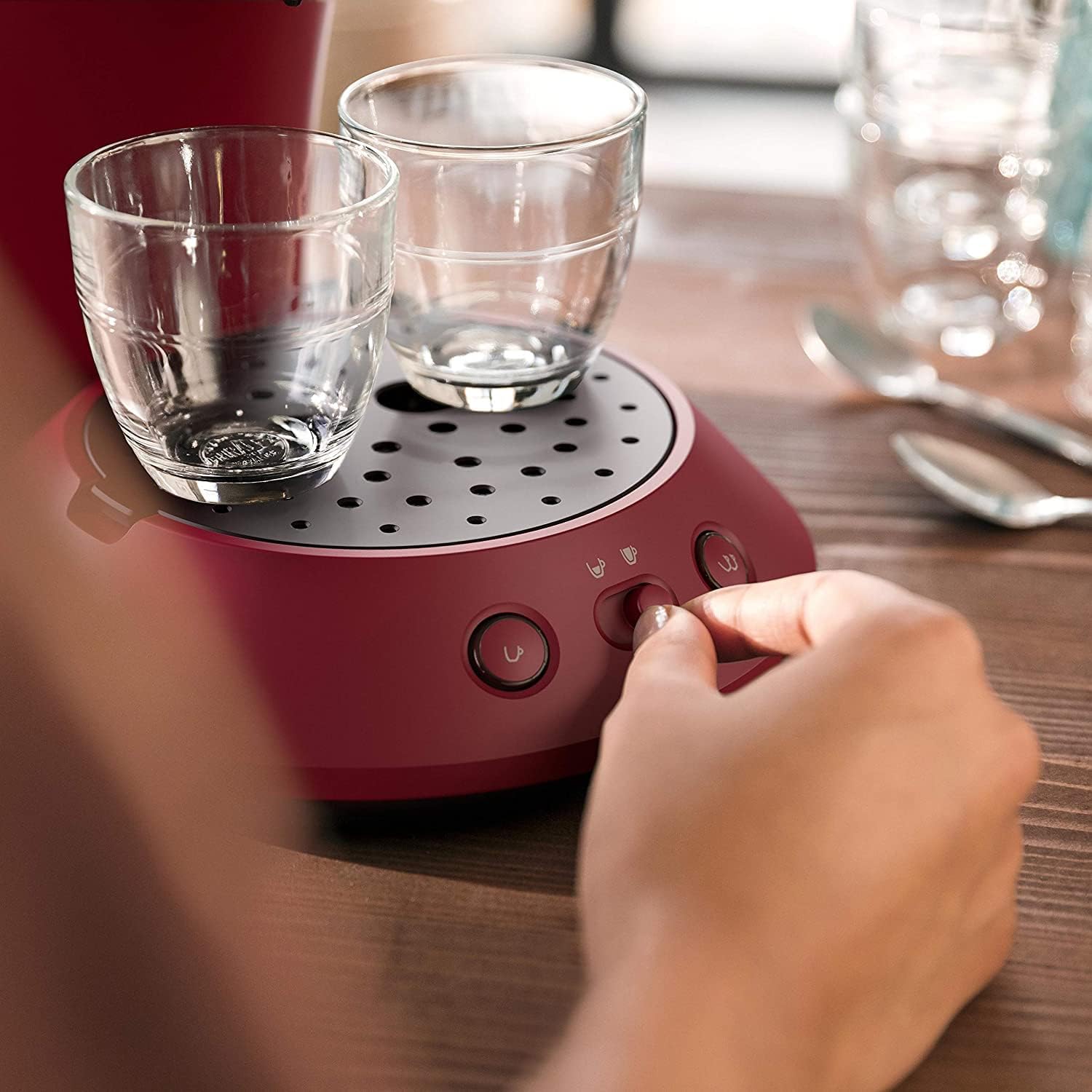 Philips Senseo Original Plus Machine à Dosettes, Blanche, Sélecteur d'Intensité, Technologie Coffee Boost, Fabriquée avec du Plastique Recyclé, CSA210/11