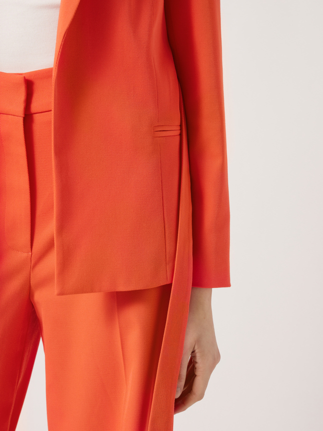 Veste avec ceinture