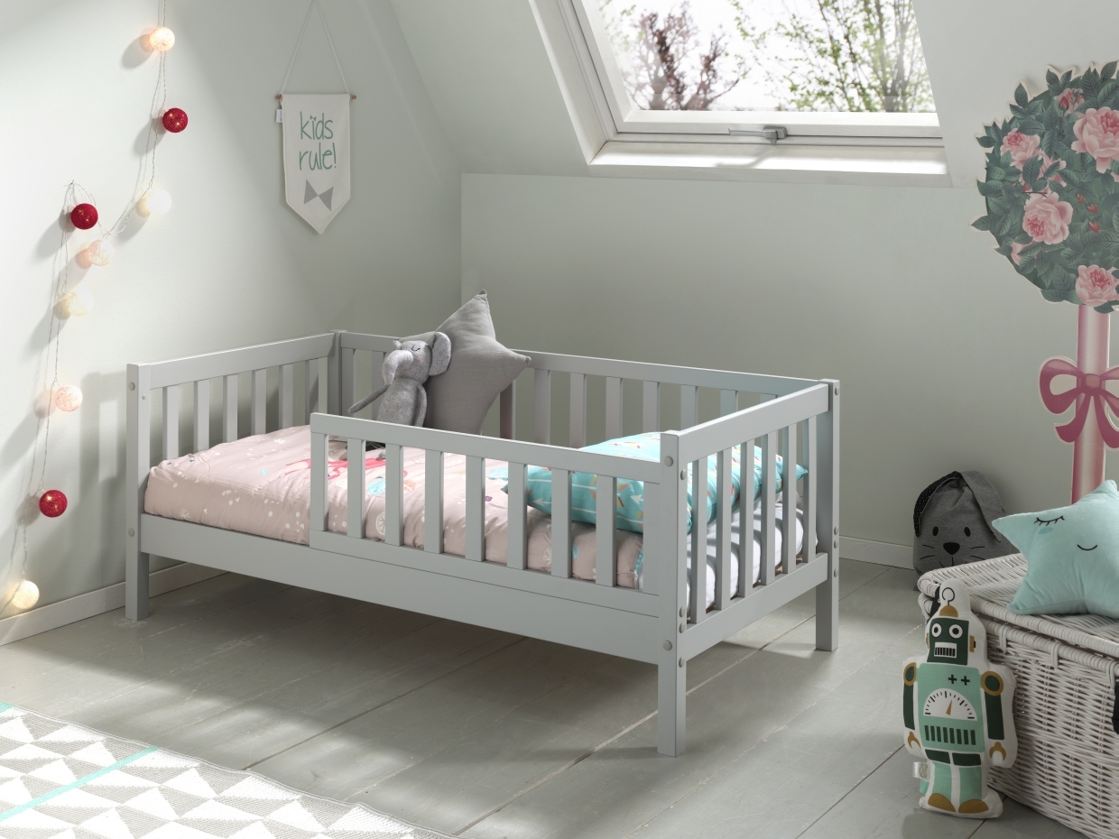 Kinderbett - grau lackiert - Umrandung - Rolllattenrost - 70x140 cm