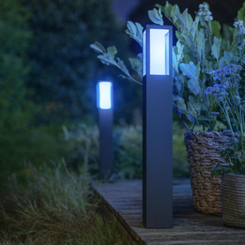Philips Hue sokkellamp zwart - wit en gekleurd licht 8W - hoog