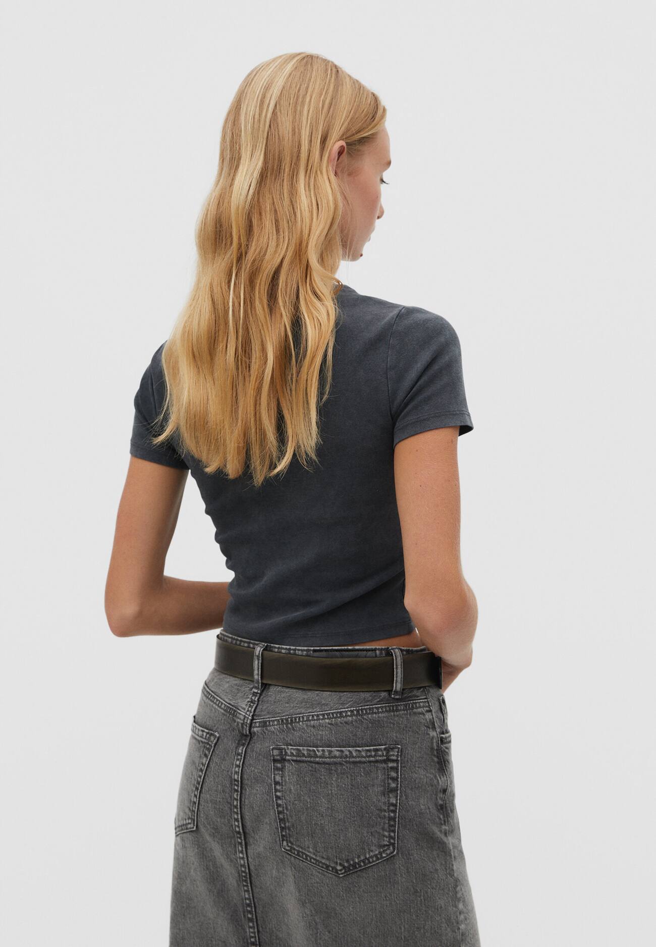 Camiseta cropped de algodão com efeito desbotado