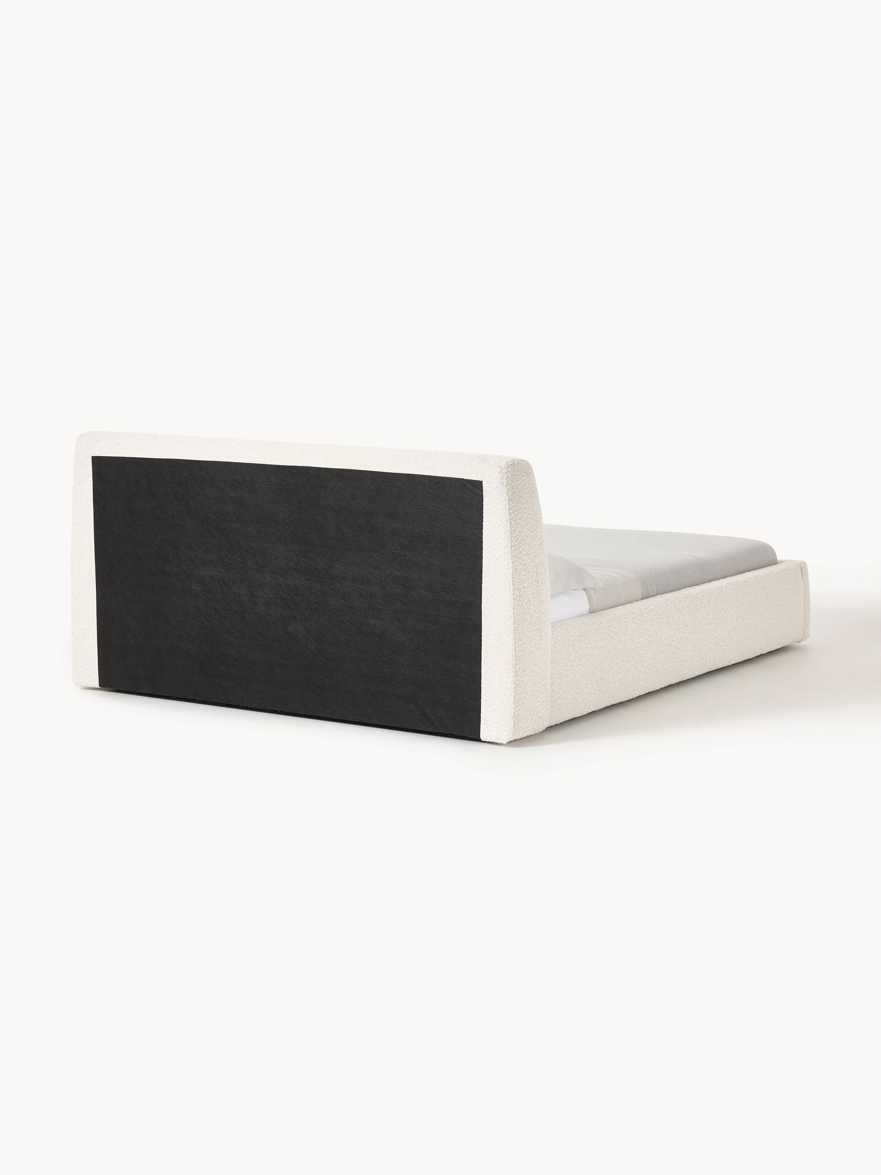 Bouclé gestoffeerd bed Cloud met opbergruimte