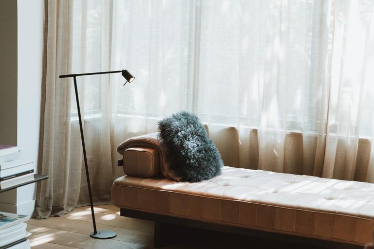 Tonone One vloerlamp LED oplaadbaar Fuzzy White