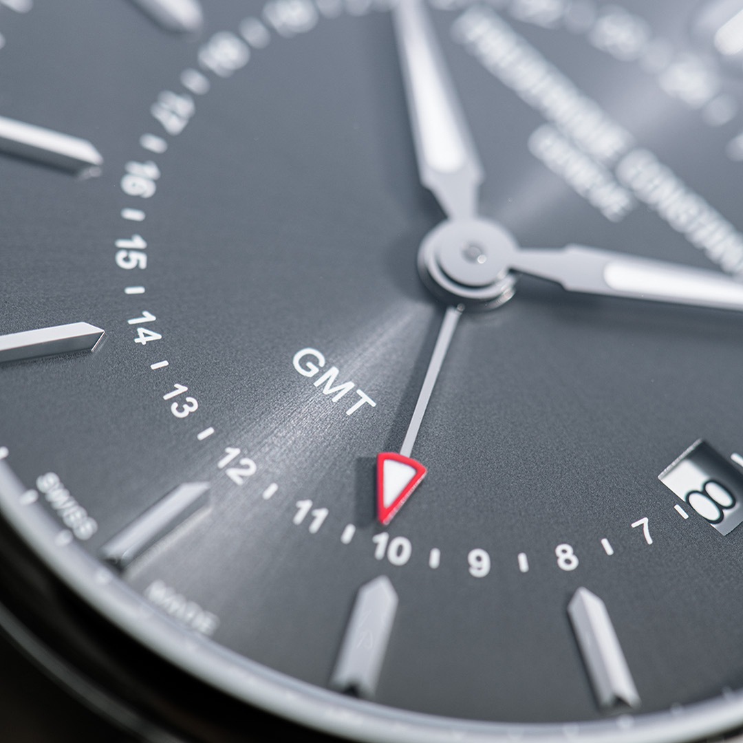 Frederique Constant Classics Quartz GMT Schwarz