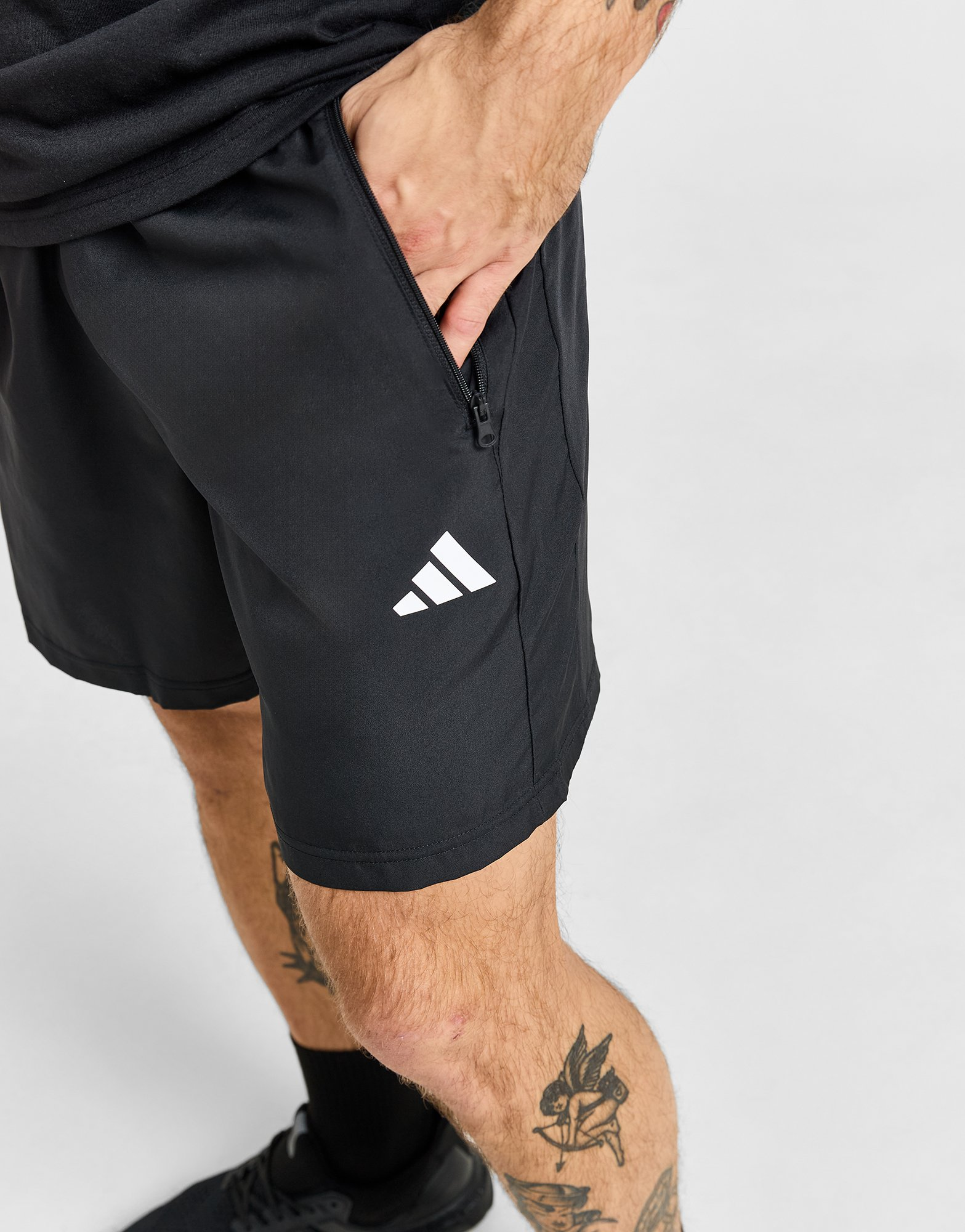 adidas Short d'entraînement en toile Train Essentials
