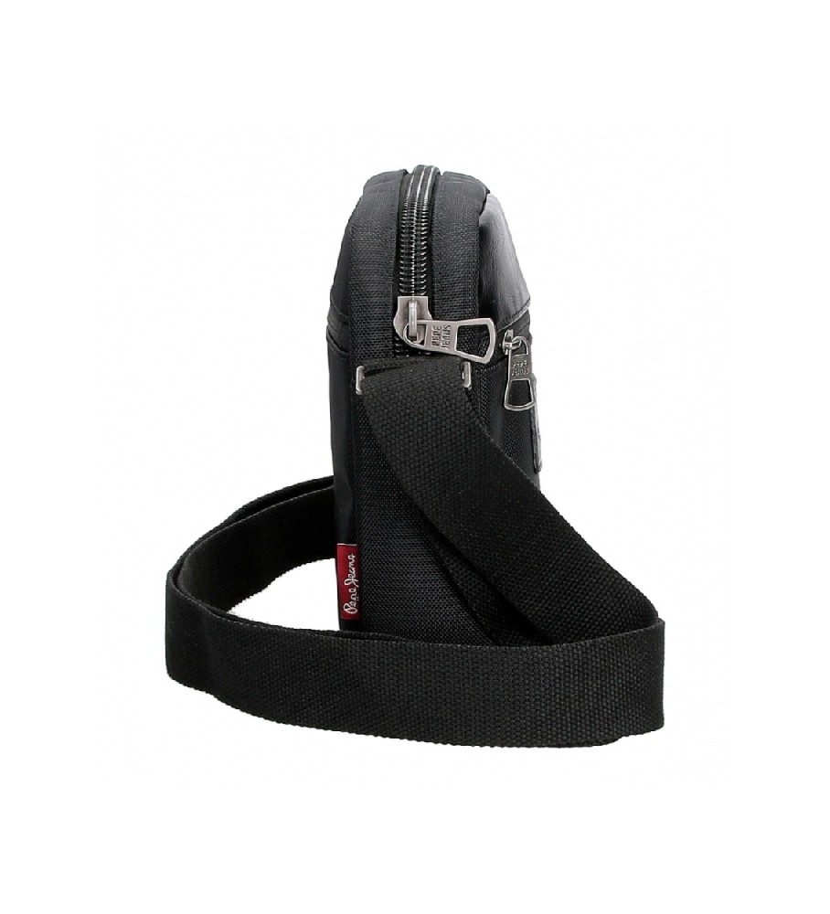 Bolsa de ombro pequena Sander da Pepe Jeans com bolso frontal, preta.
