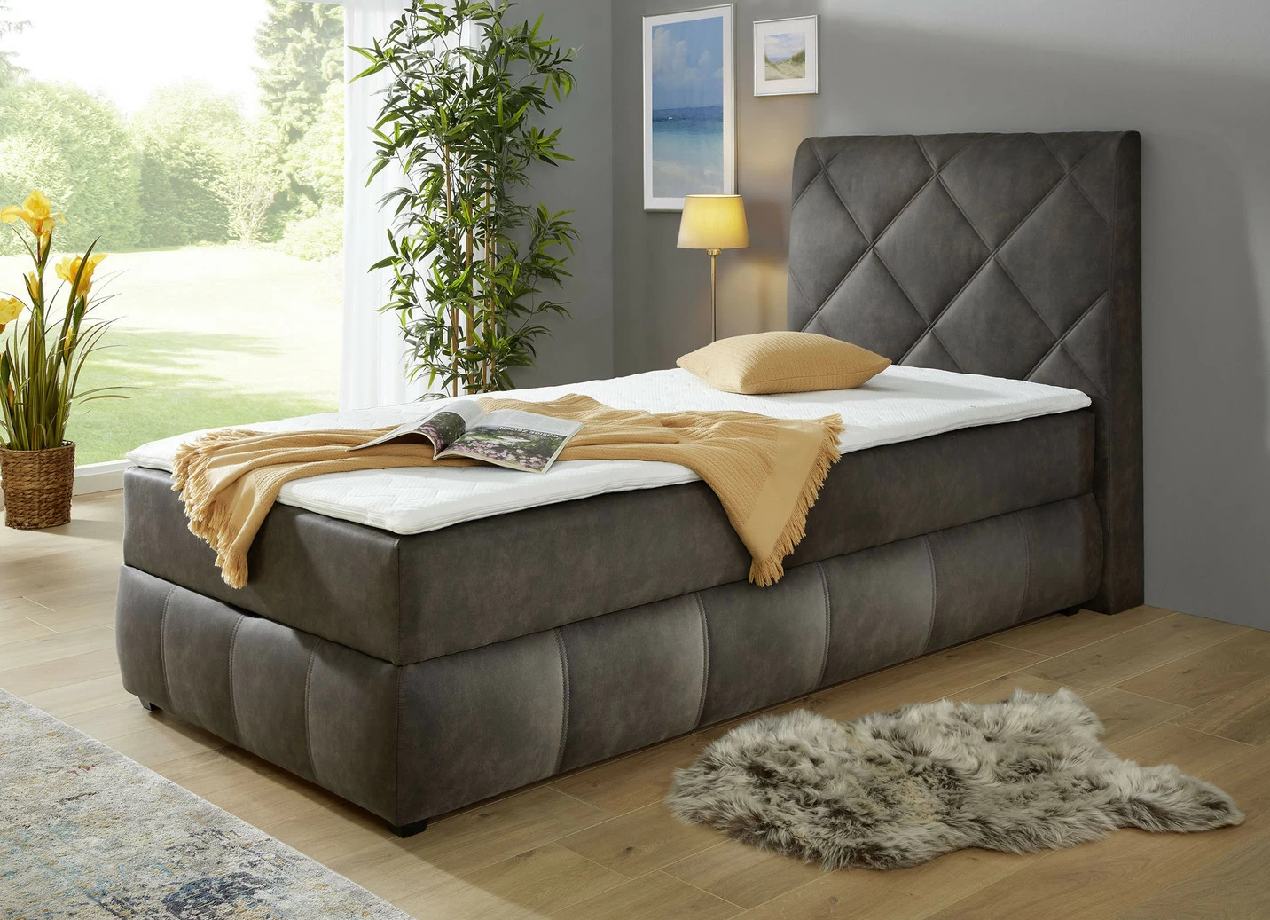 Boxspringbett mit Bettkasten und Topper