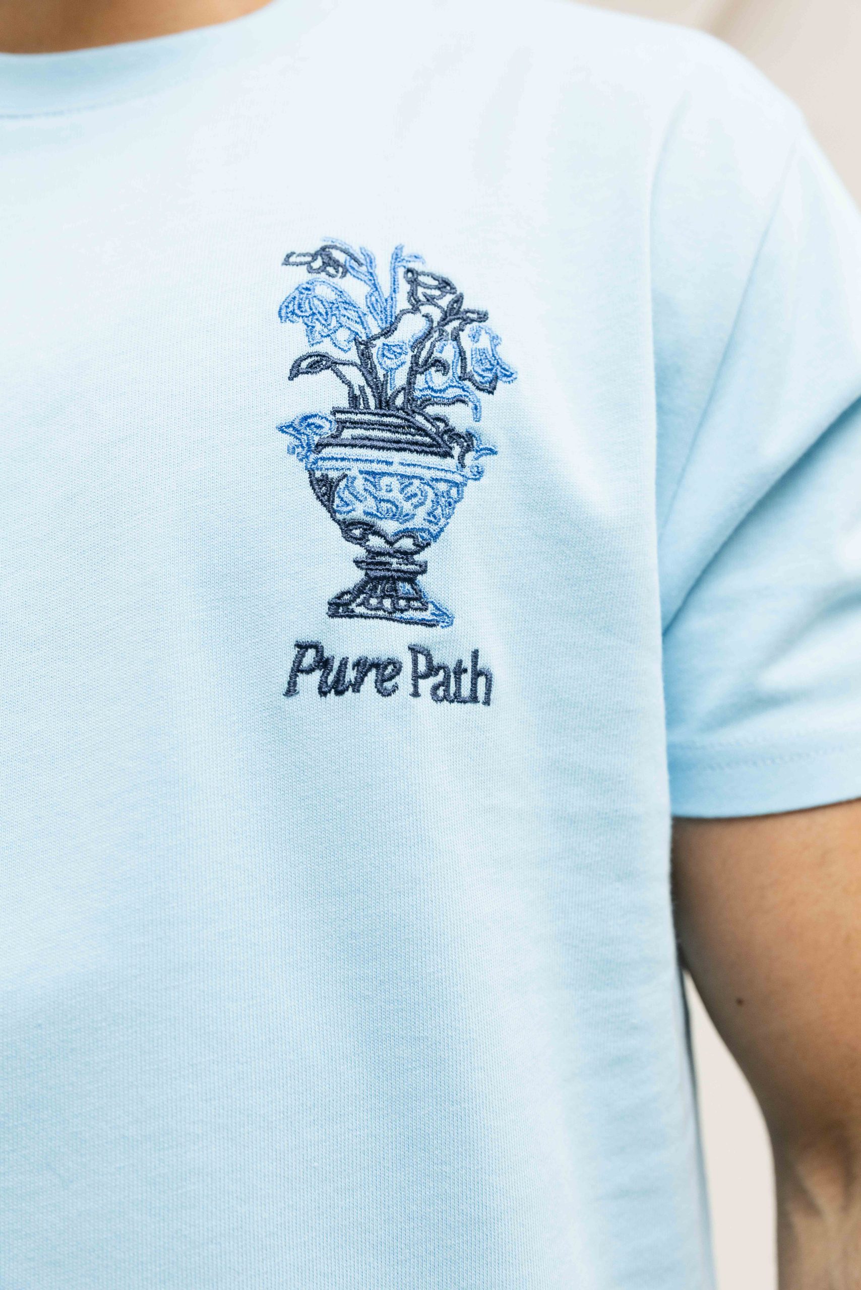 Pure Path Embroidered Vase T-Shirt Heren Lichtblauw