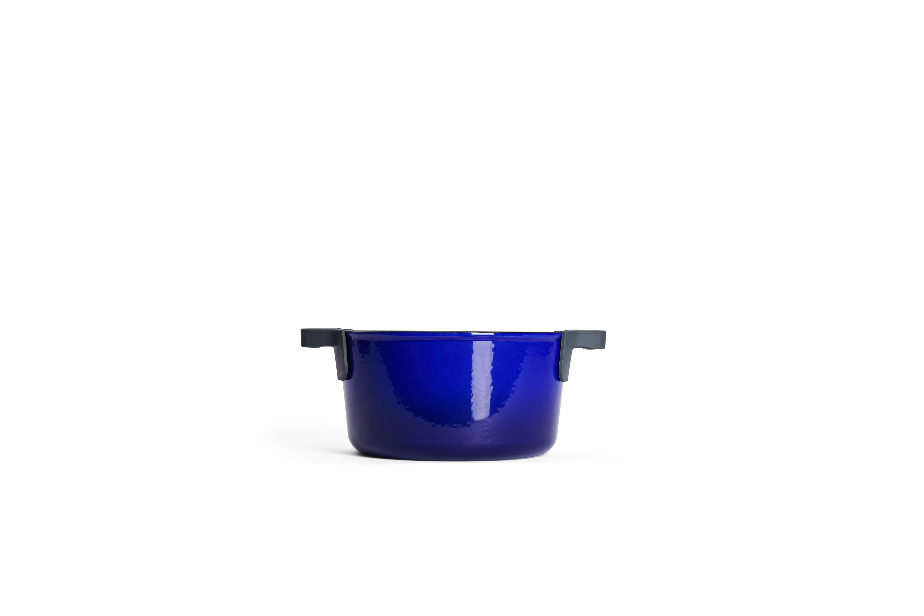 Iron Topf-Set, Ø 24 + 20 cm, mit Silikon-Untersetzer - Farbe: Cobalt Blue von WOLL