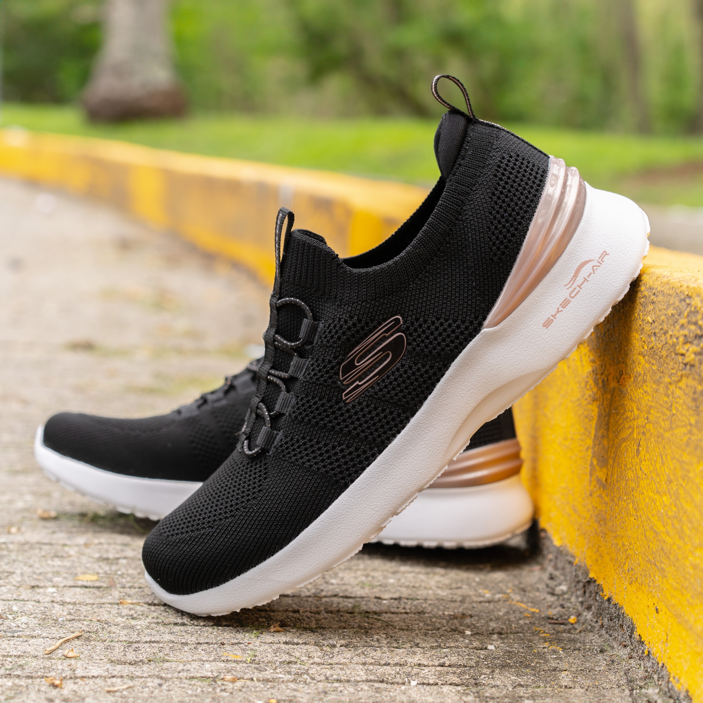 Skechers Slip-On Sneaker »SKECH-AIR DYNAMIGHT -«  Schlupfschuh, Slipper, Freizeitschuh mit Gummizug