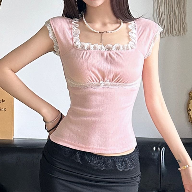 Sosana - Slim-fit crop top met vierkante hals en kanten rand