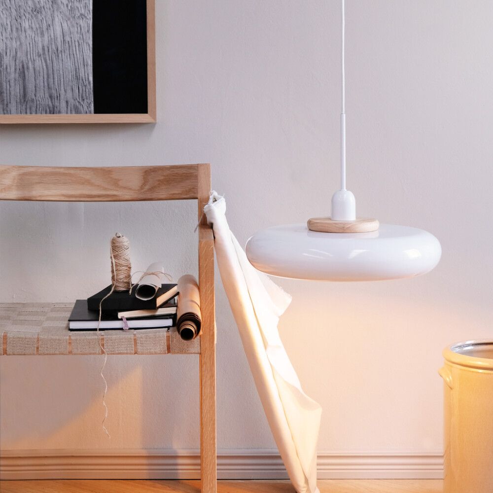TAKLAMPE DYBERG LARSEN PLANET HVIT