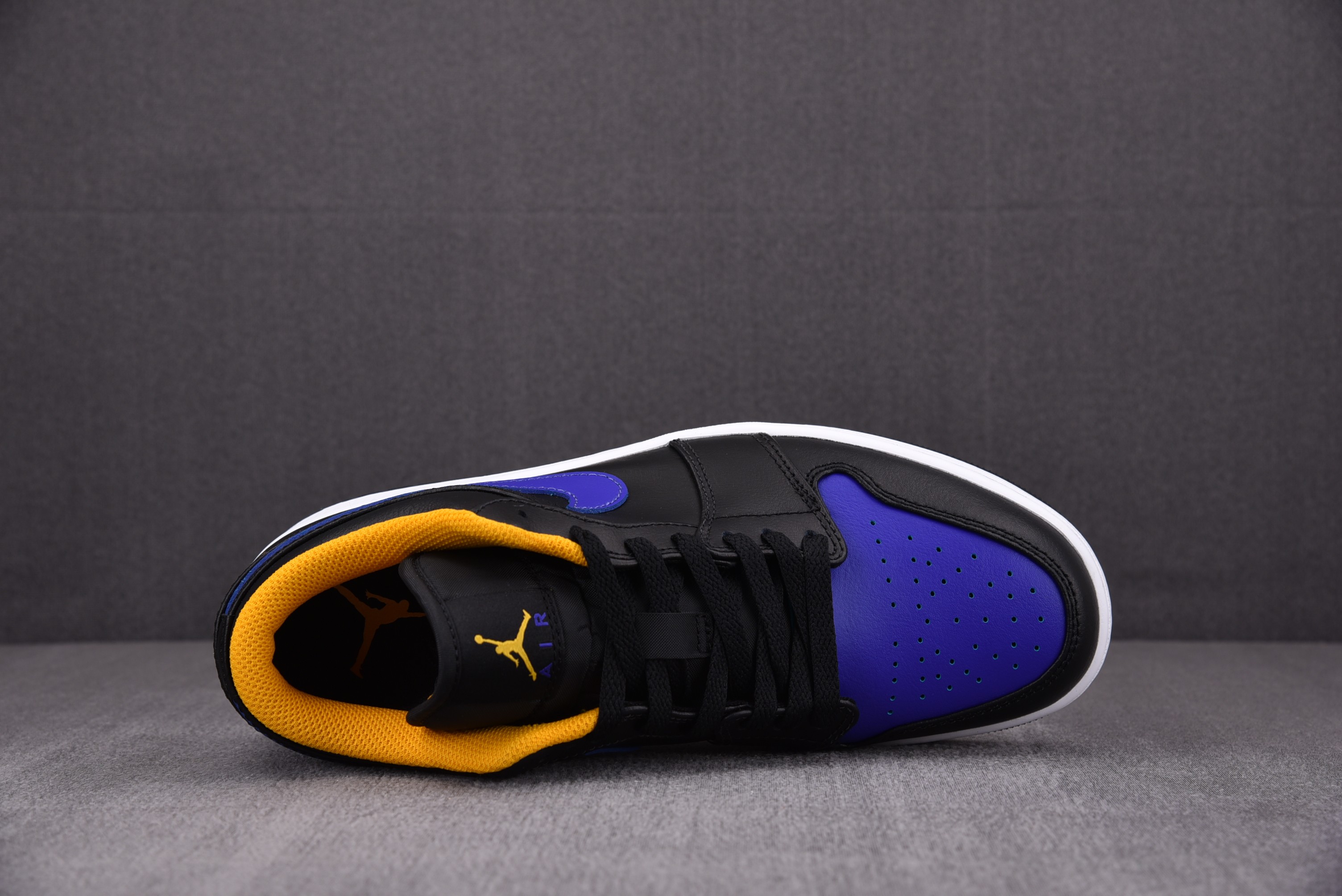 Jordan 1 Low Dark Concord