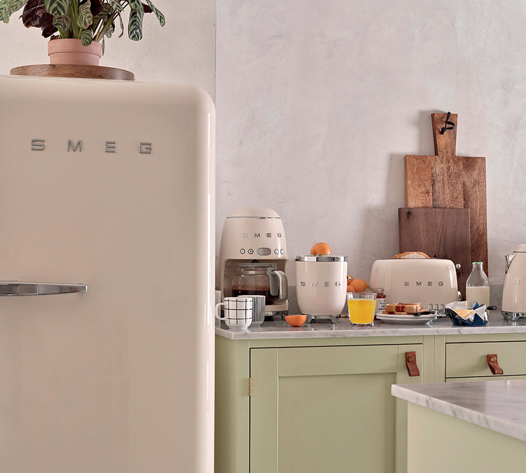 Presse agrumes CJF11CREU Crème -SMEG