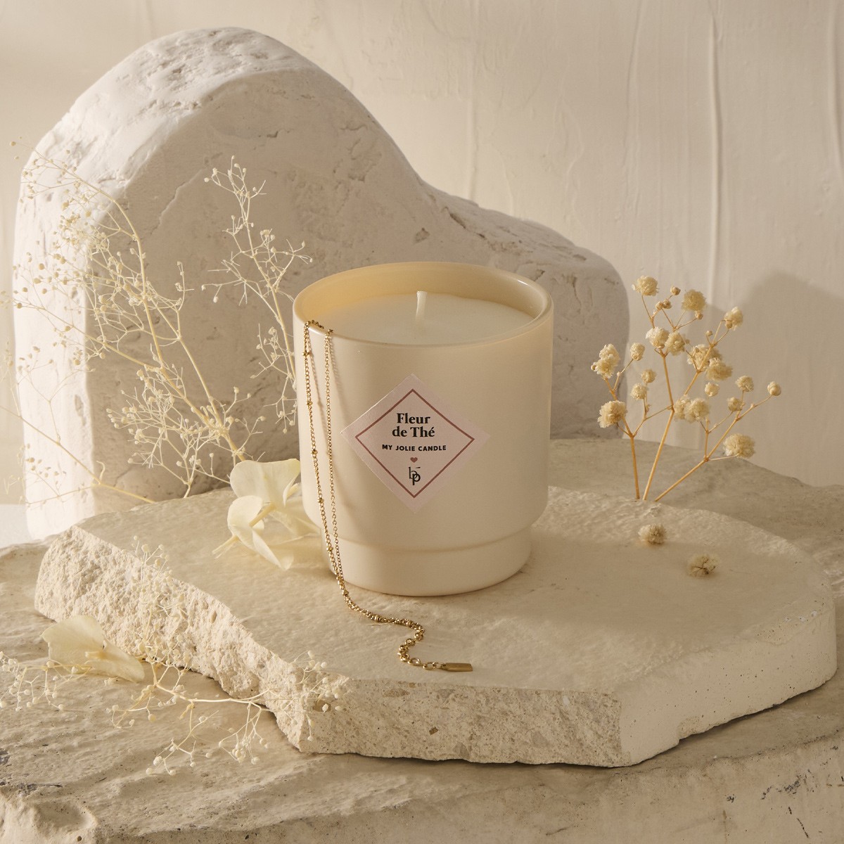 Bougie parfumée - Exclu Beauté Privée - Fleur de thé - Bracelet acier inoxydable doré - 180 g