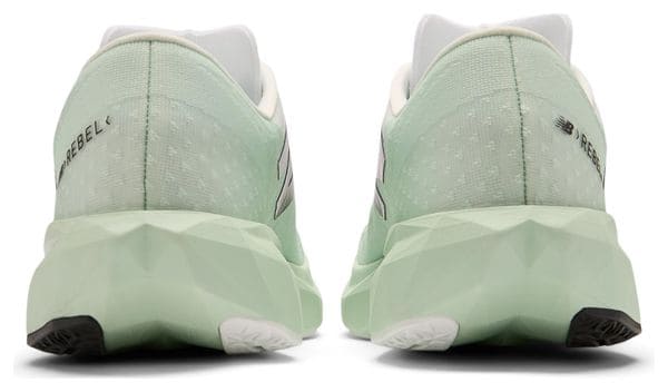 Chaussures Running New Balance FuelCell Rebel v4 Vert/Blanc Homme