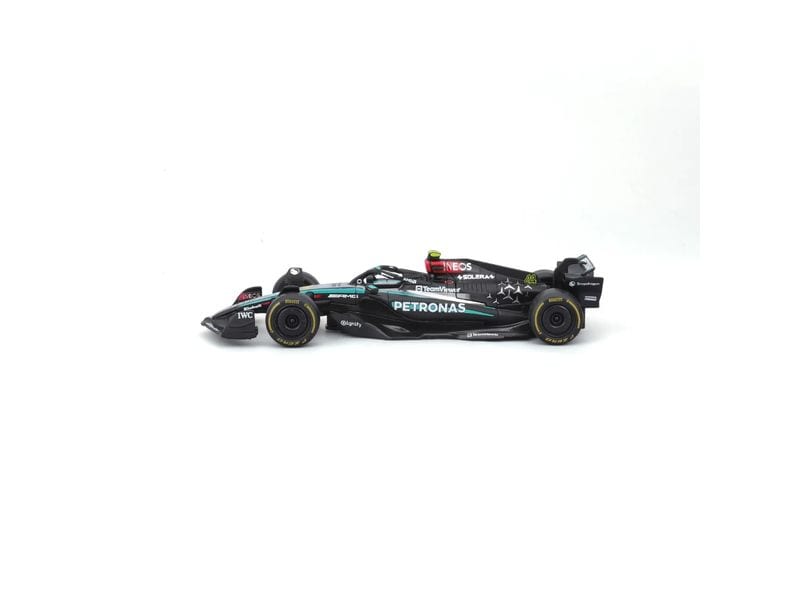 BBurago Mercedes-AMG F1 W15 Russell 2024 1:43 Sammlermodell im Massstab 1:43