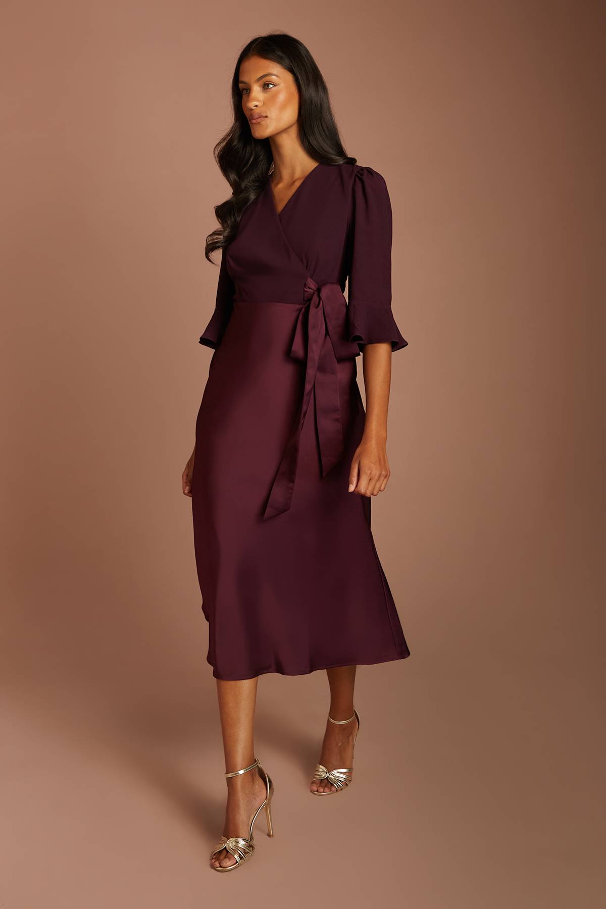 Coast Robe Portefeuille Petite En Crêpe Dos Satin À Manches À Volants