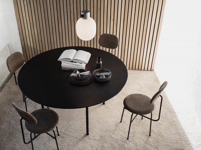 Audo Copenhagen Snaregade Round tafel Ø140 zwart eiken