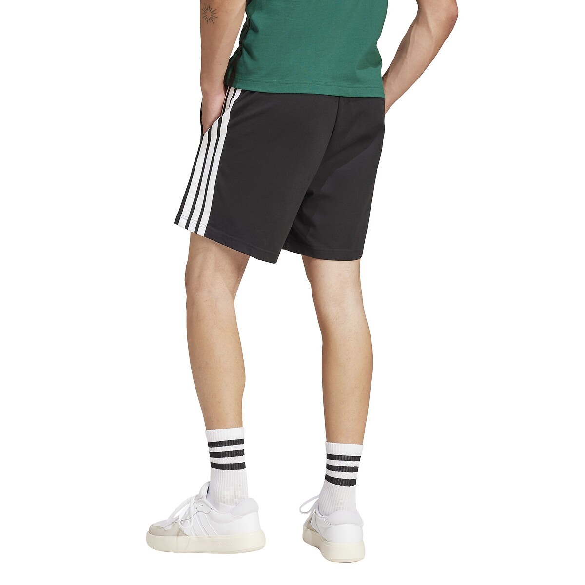 Roupas Esportivas Adidas<br>Calção Essencial com 3 Listras