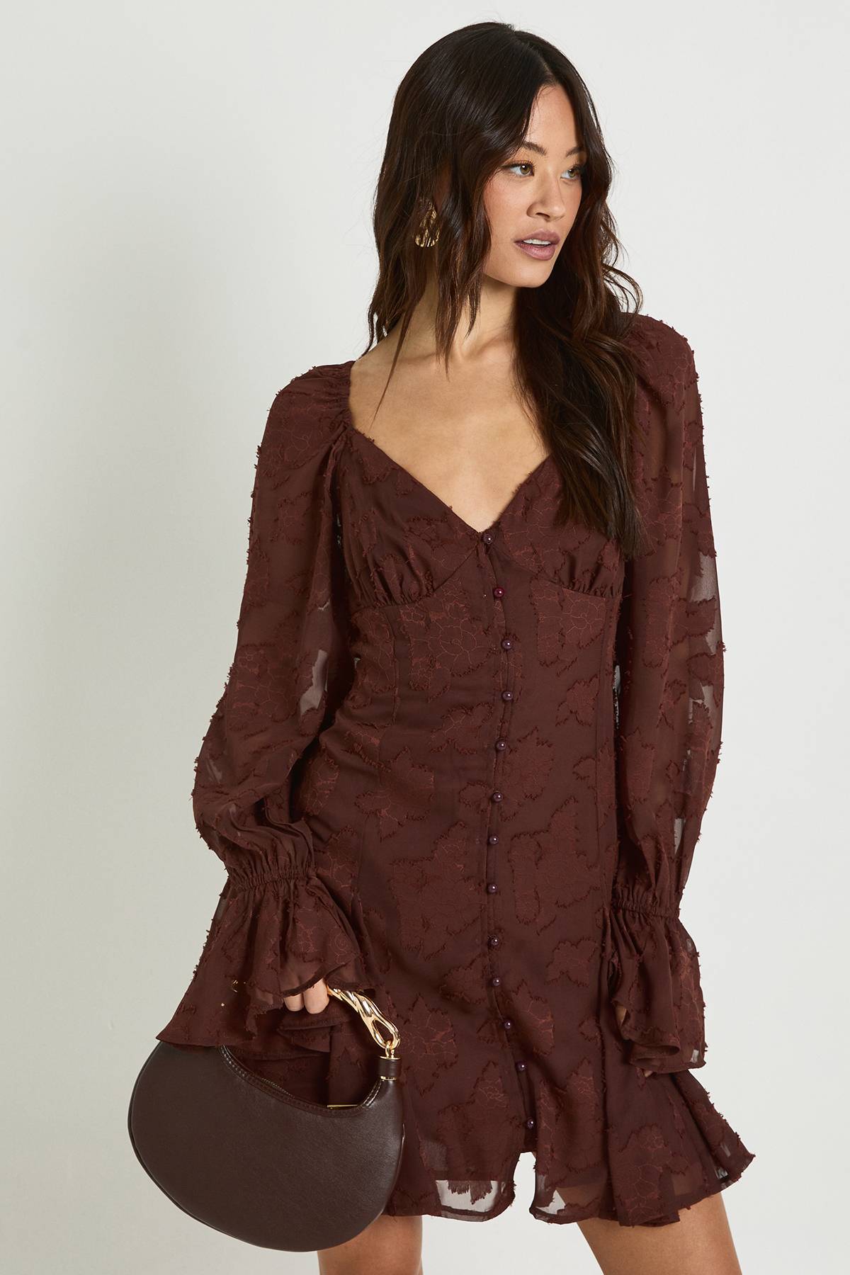 boohoo Robe Mini Grande Taille À Ourlet Godets Et Motif Floral Dévoré