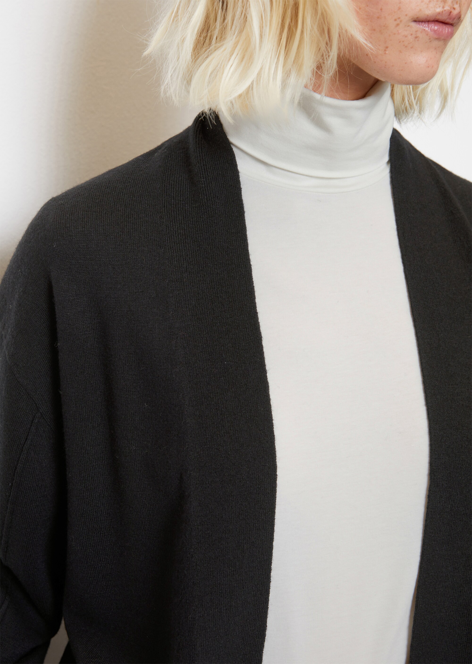 Cardigan loose aus Schurwolle-Viskose-Mix