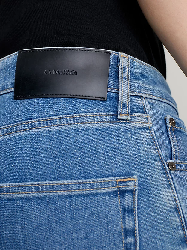 Calça jeans afunilada