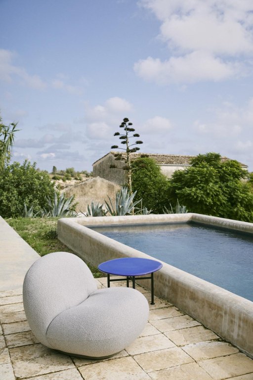 Gubi Pacha outdoor draaibare fauteuil Chevron