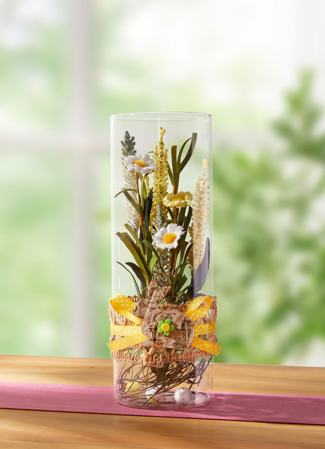 Blüten-Arrangement in Glasvase