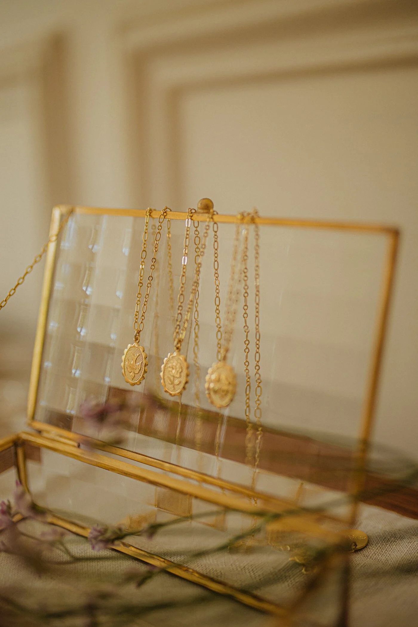 THÉMIS - Collier colombe doré à l'or fin | Doré