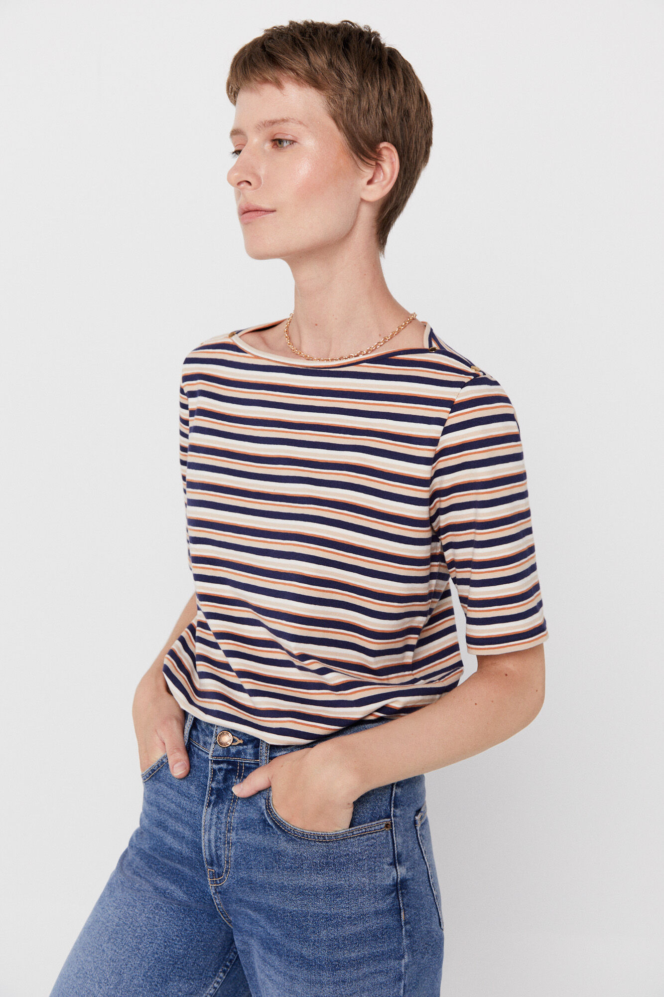 Camiseta básica com decote canoa - Multicolorida