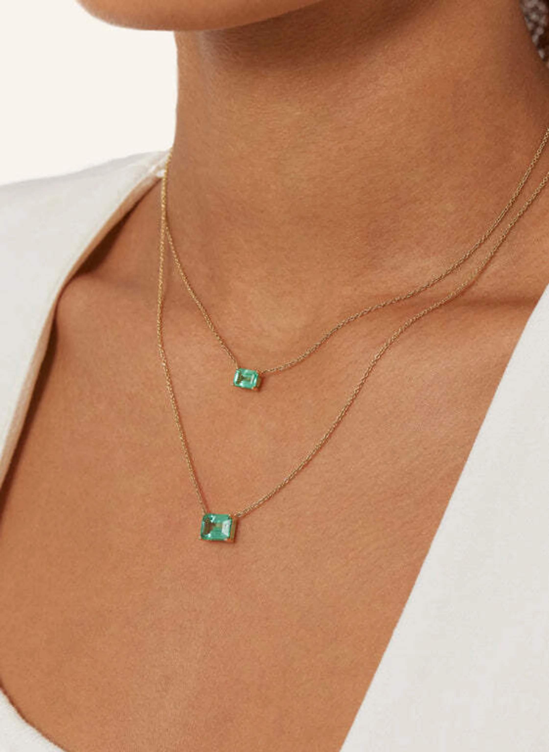 VEYNOU Halskette EDEN aus 14 Karat Gelbgold mit 2ct. lab-grown Smaragd