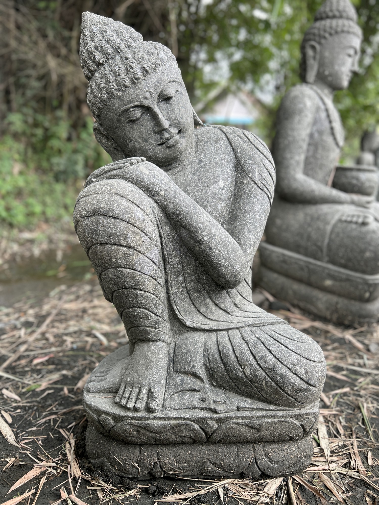 Naturstein 'Buddha', B 55 cm, T 40 cm, H 100 cm von fischer's lagerhaus