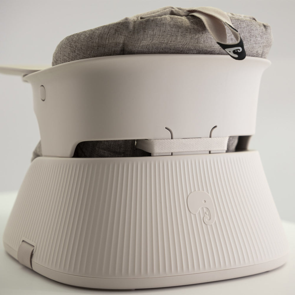 Køb Hannie White Sand The Portable High Chair