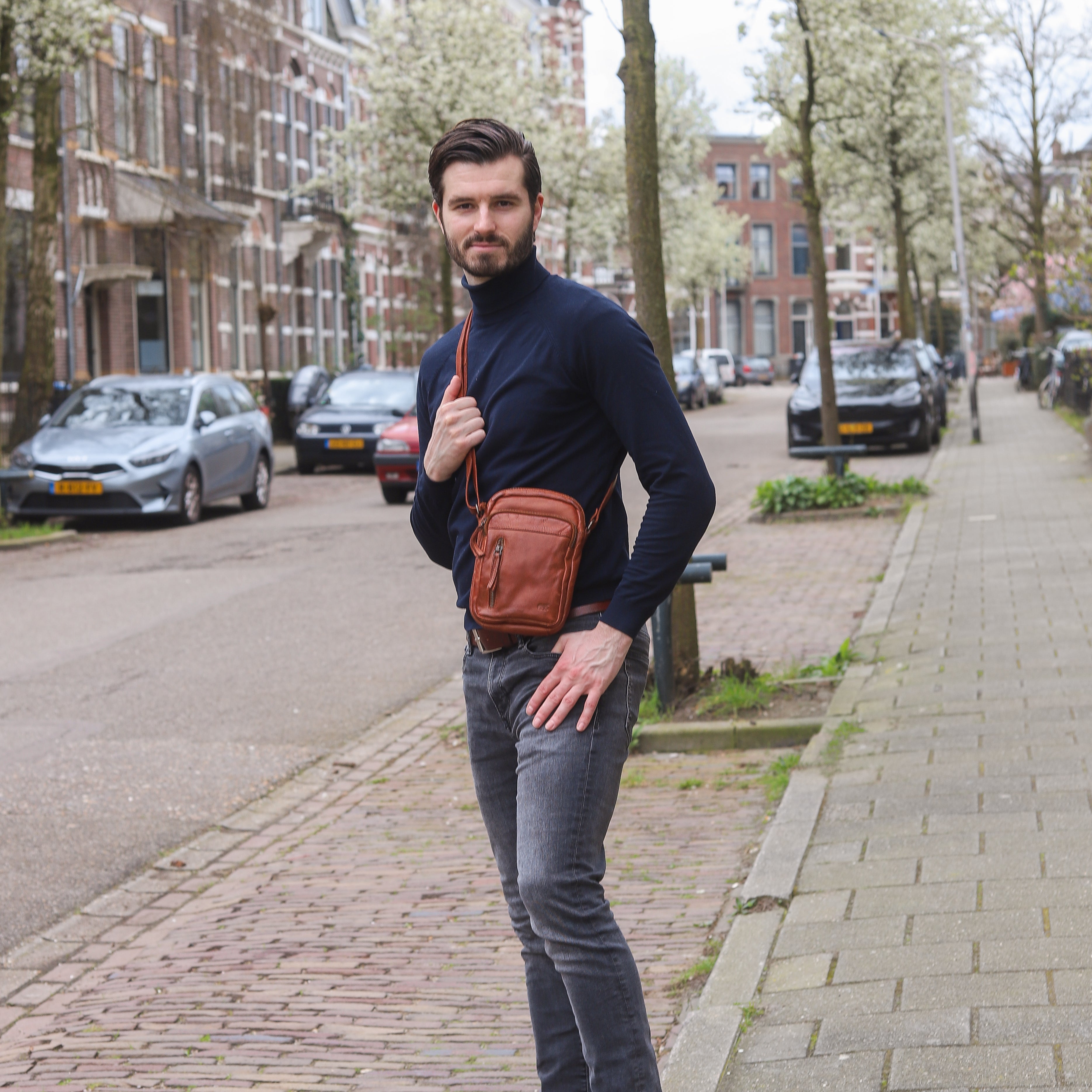 Schoudertasje 'Karin' donkerbruin - CL 5243
