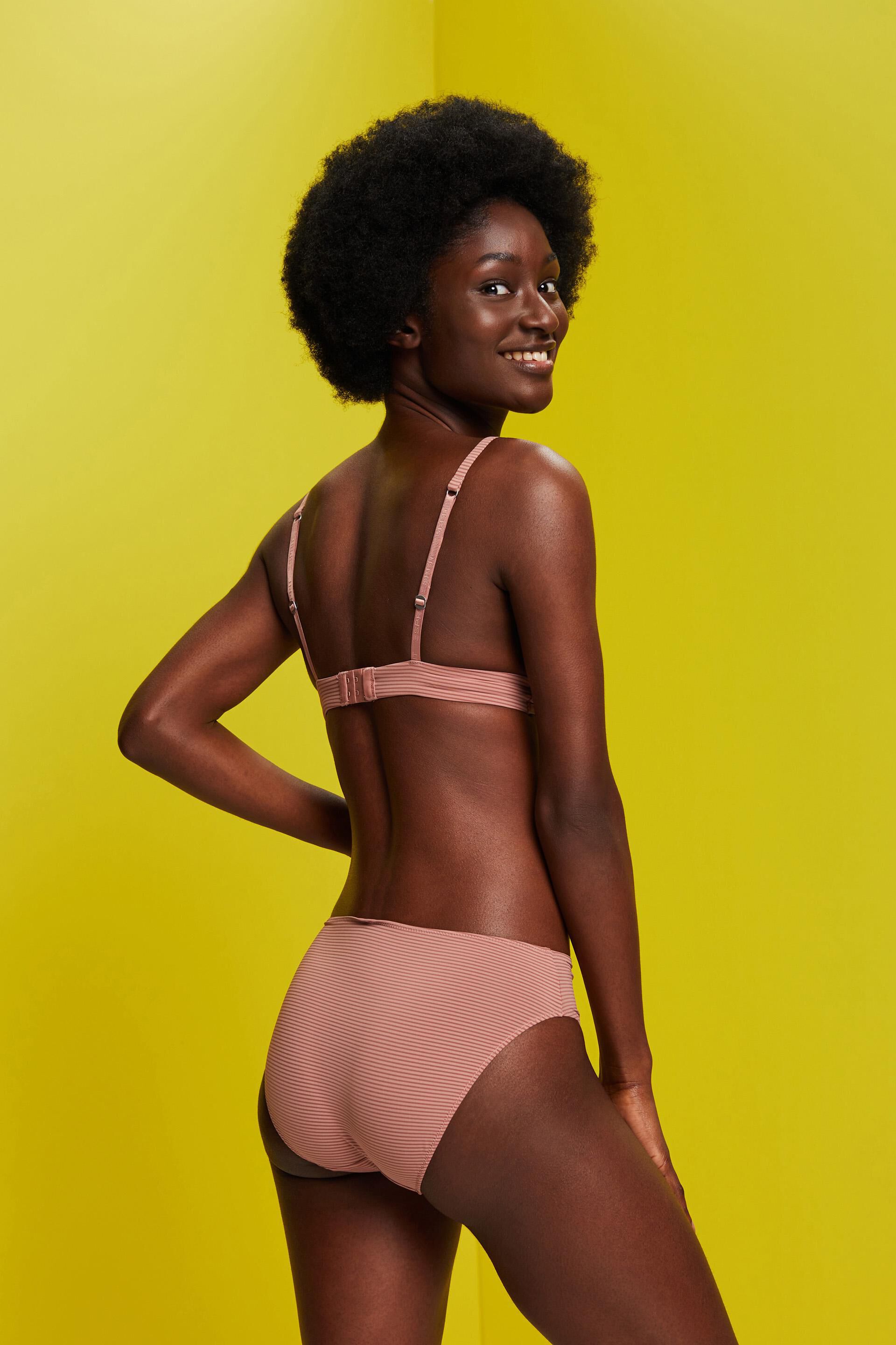 En matière recyclée le slip en microfibre