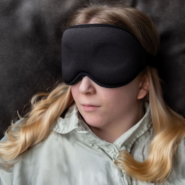 Sort sovemaske
