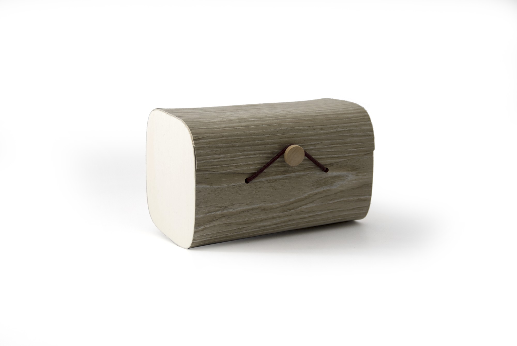 Box 'Quetto' mit Knopfverschluss, dunkles Furnier, T 9 cm, H 9 cm, B 14,5 cm von fischer's lagerhaus