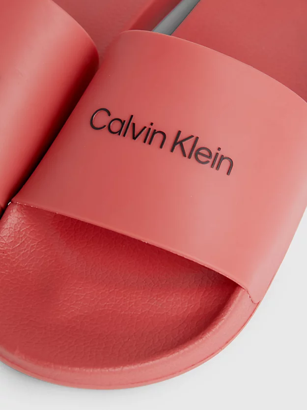 Chinelo com logotipo
