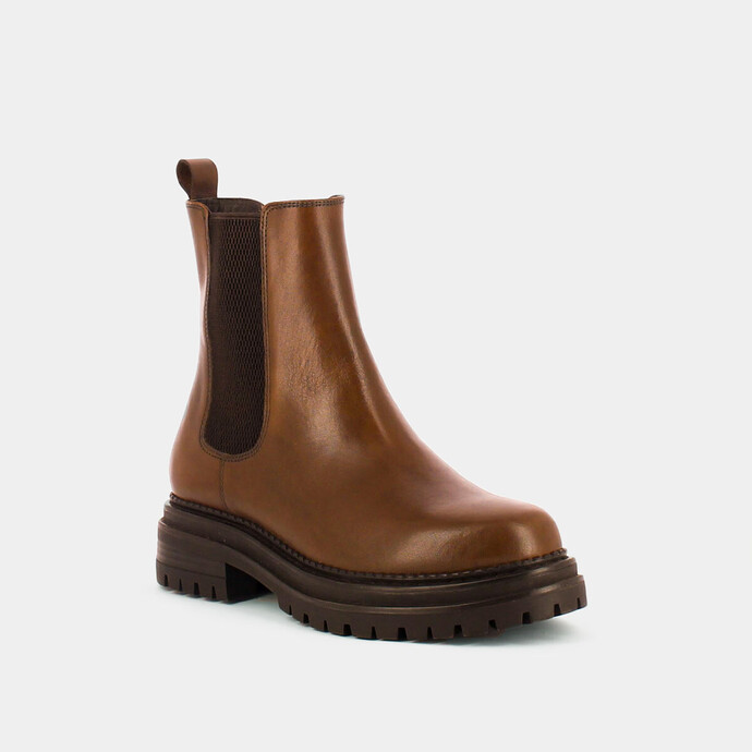 Bottines à semelles crantées et élastiques  en cuir cognac