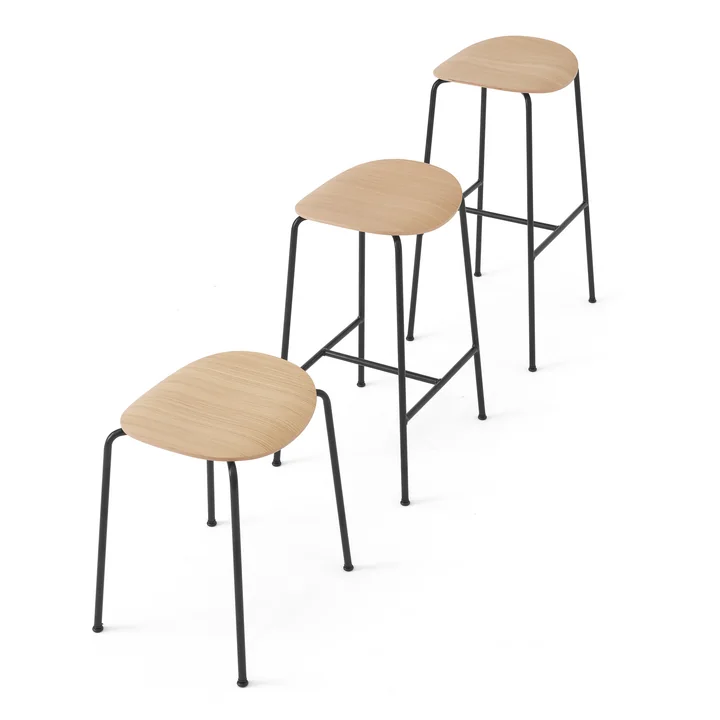 &Tradition - Pavilion AV37 Barhocker, H 68 cm, Eiche schwarz (Kunststoffgleiter)