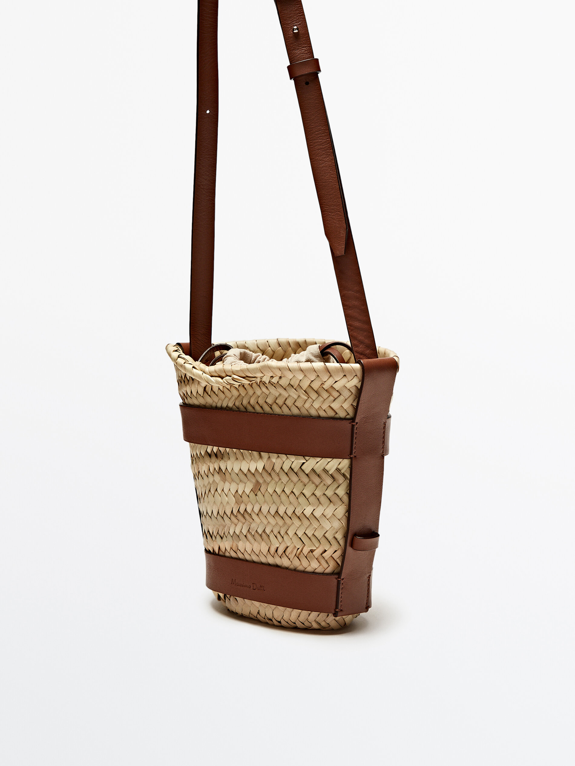 Mini bolsa de vime trançado + nécessaire removível - COURO